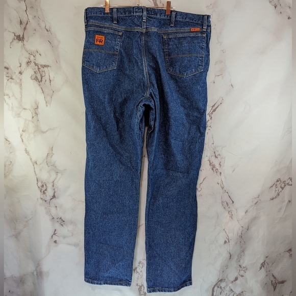 Wrangler Jeans Mens 42X34 FR Fire Resistant Riggs Workwear Medium Wash - Picture 1 of 11